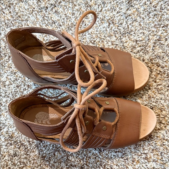Sorel Tan Open-Toe Lace-Up Boots - Picture 3 of 5